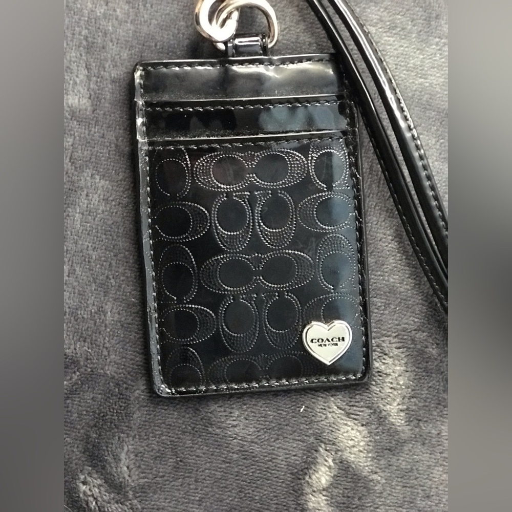 COACH PERFORATED EMBOSSED LIQUID GLOSS LANYARD ID CASE(COACH F62406)SILVER/BLACK